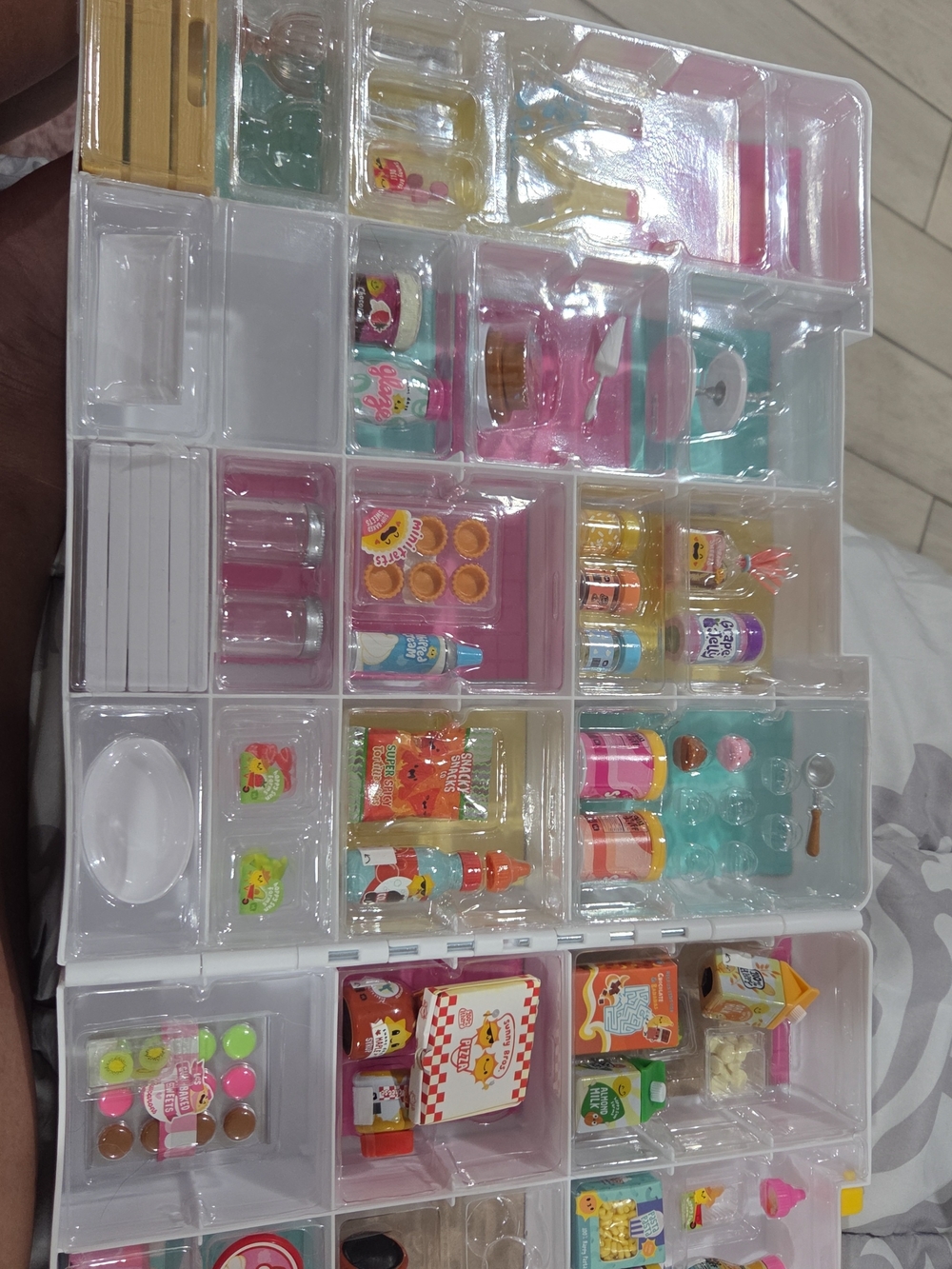 MGA's Miniverse Make It Mini Food All You Can Eat